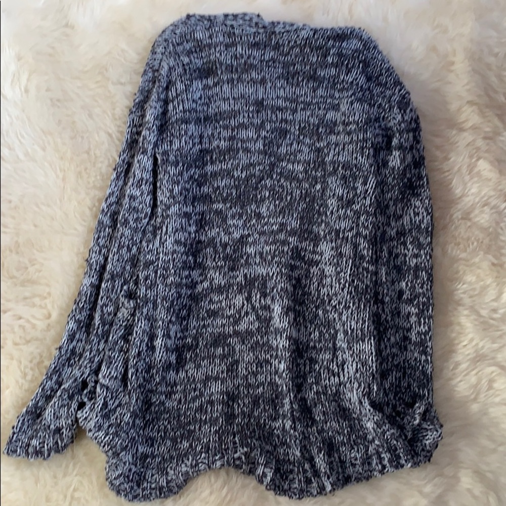 Sweater - Picture 4 of 4